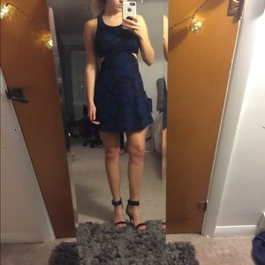 Flowy lace design dress with cutouts